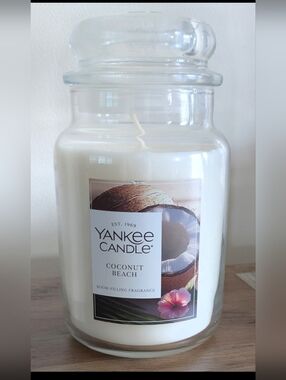 Yankee Candle Coconut Beach Jar Candle - White